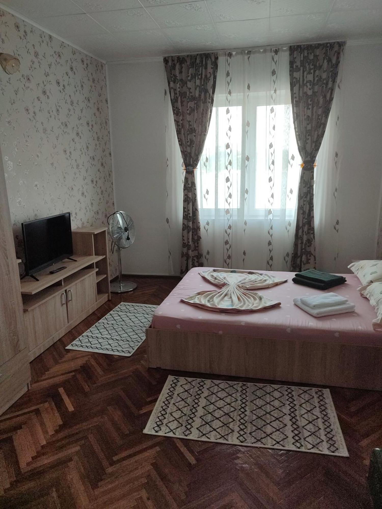Orşova Casa Rebeca酒店 外观 照片